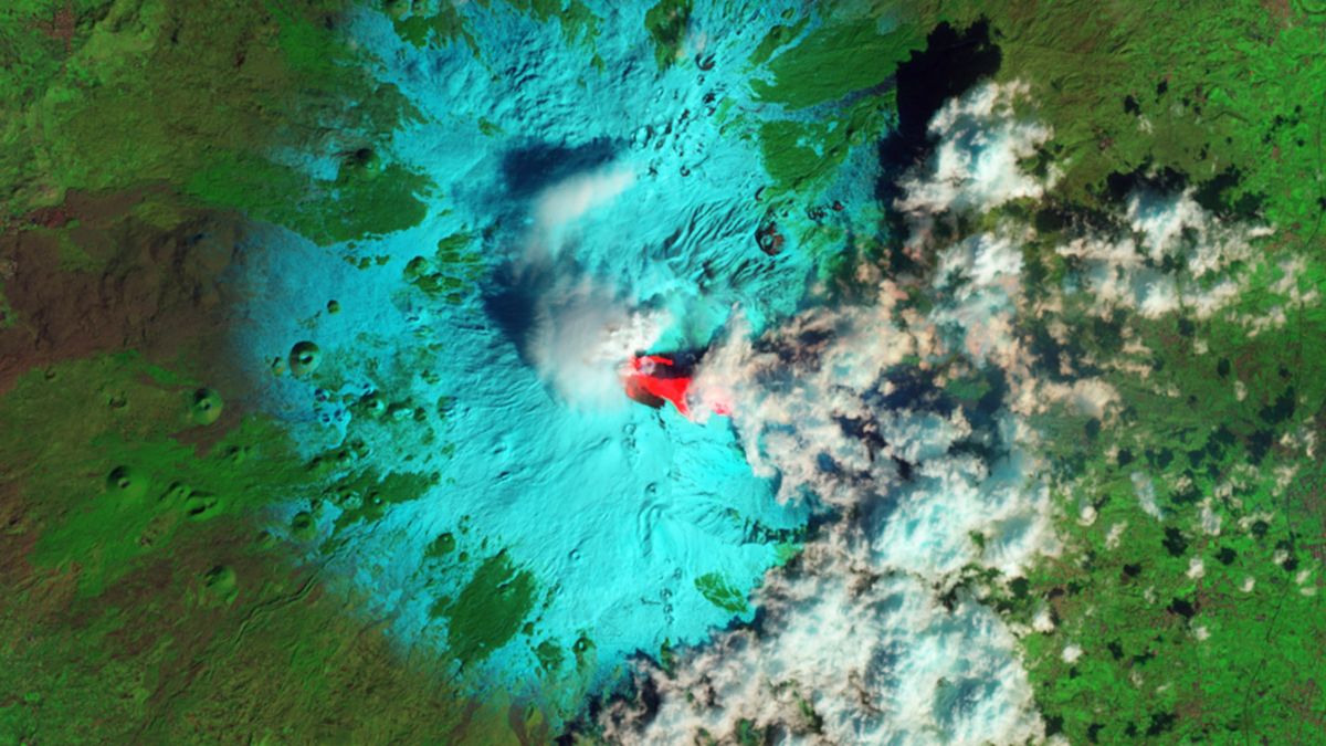 Вижте поредното страховито изригване на вулкана Етна (ВИДЕО)