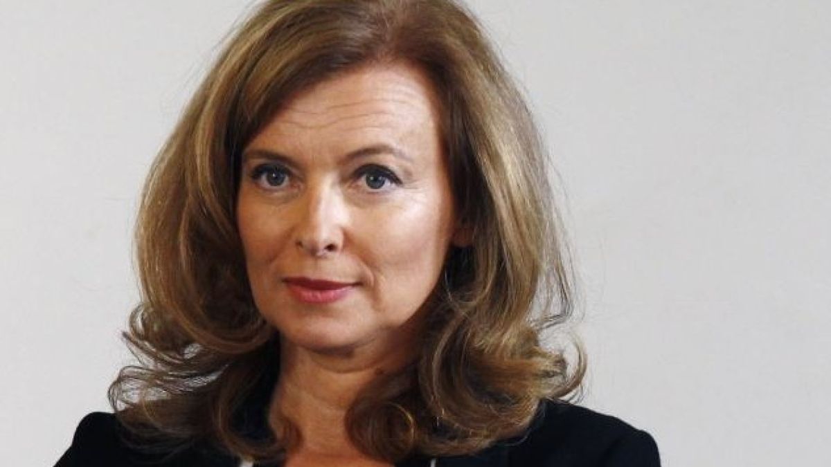 Първата дама на Франция изневерявала на съпруга си едновременно с двама мъже 