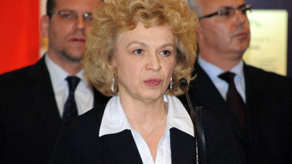 Министър Петя Първанова: Започвам с бедствията, щабът за вота е готов