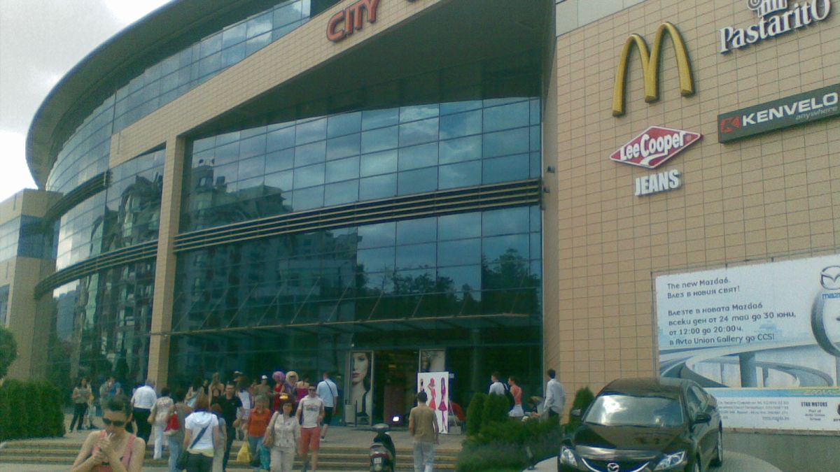 City Center Sofia направи паркинга си платен