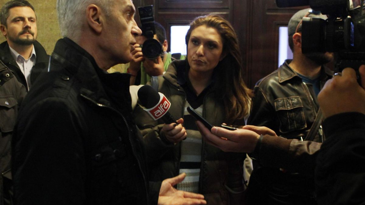 Волен Сидеров напира да нахлуе на Министерски съвет