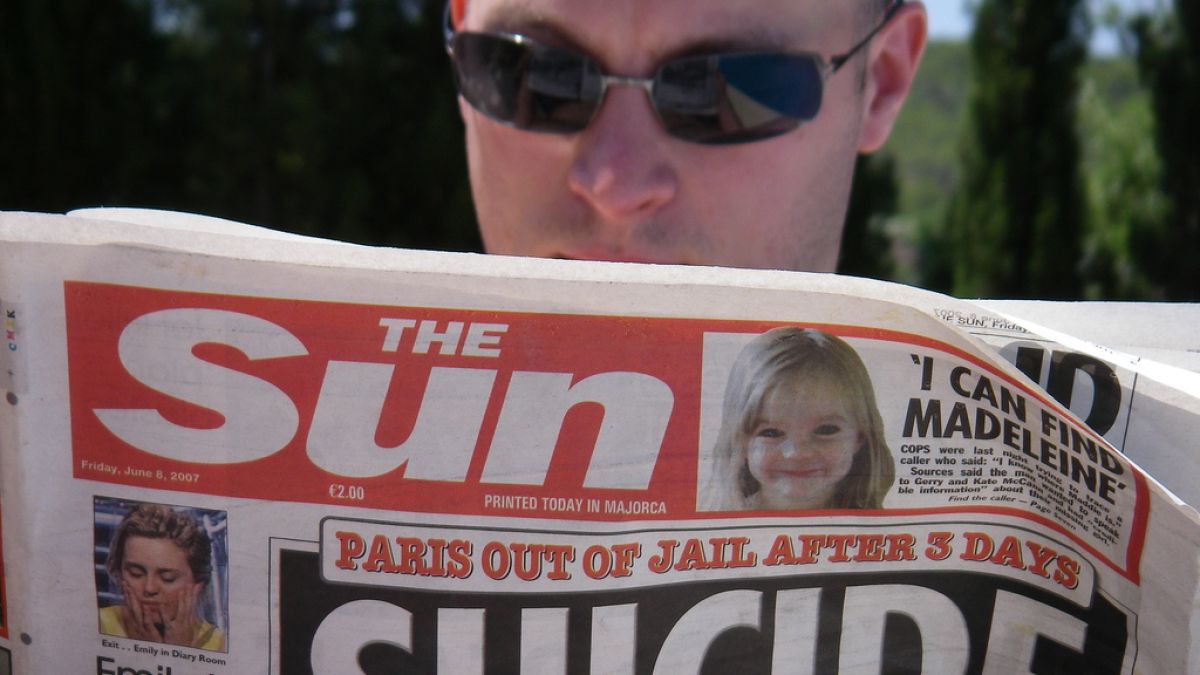 Зам.главния редактор на The Sun обвинен за даване на подкупи