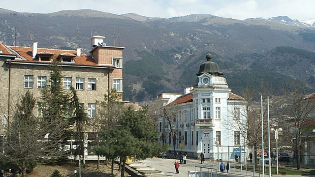Карлово вдига паметник на Евлоги и Христо Георгиеви