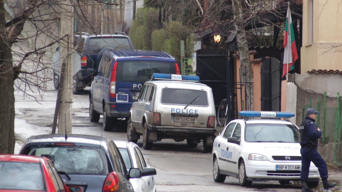 Барети са обсадили къщата на бизнесмена Светлин Лидански във Враца