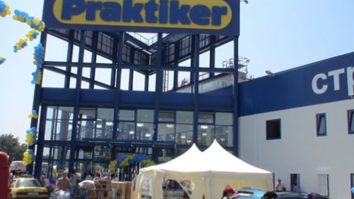 “Практикер” вижда светлина в тунела на кризата