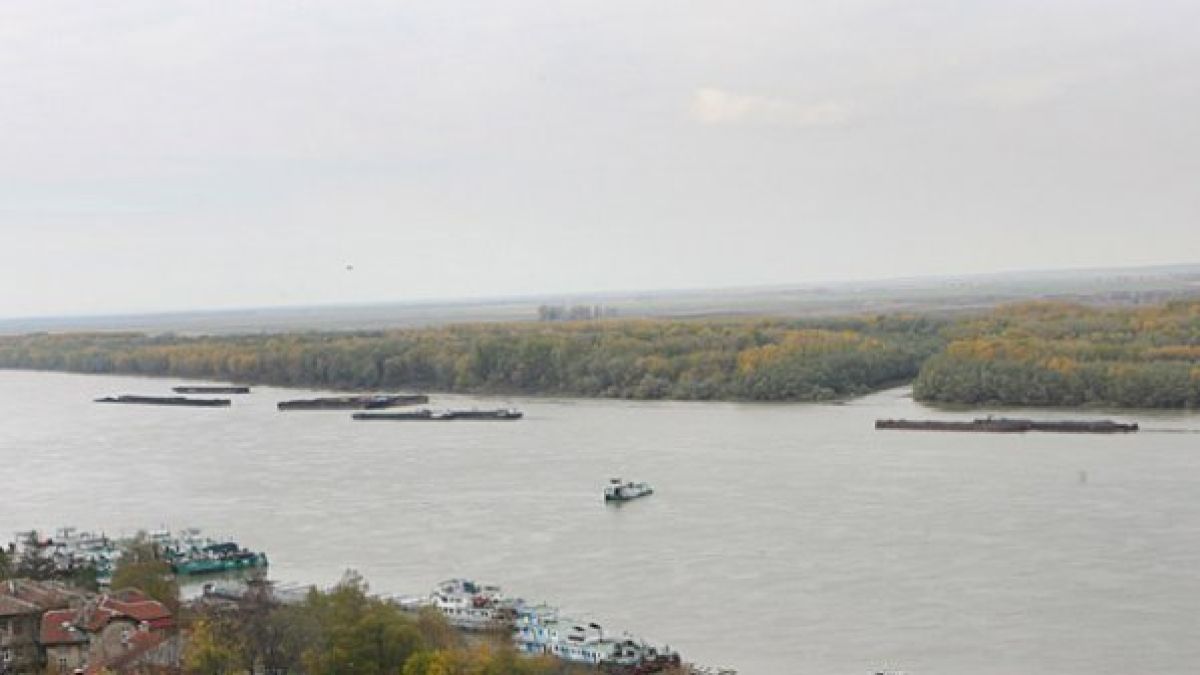 Дунав се отдръпва