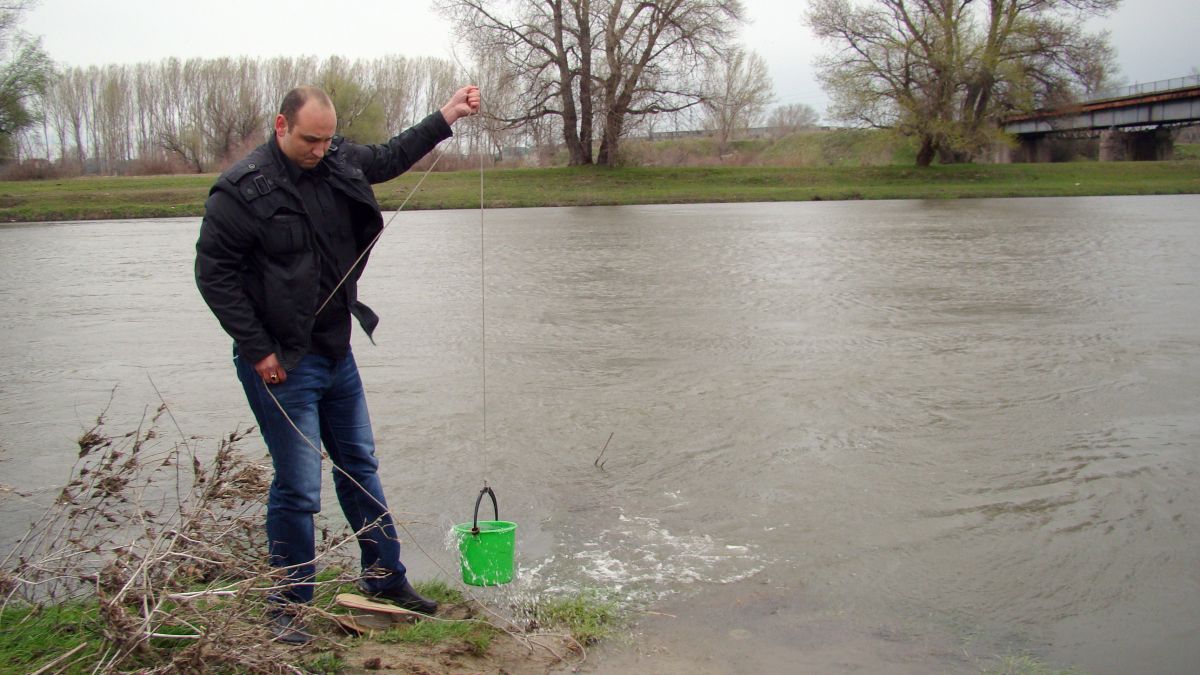 Показаха как се вземат проби от Марица на празника на водата 