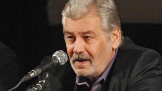 Червена бабичка: Ламбо, стига си играл мафиоти!
