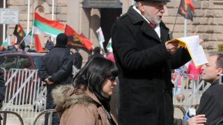 Неделният протест стартира с Уго Чавес