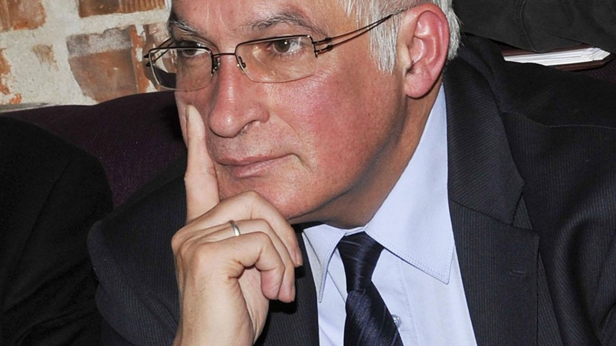 Алексей Петров си харесал за премиер професор от УНСС 
