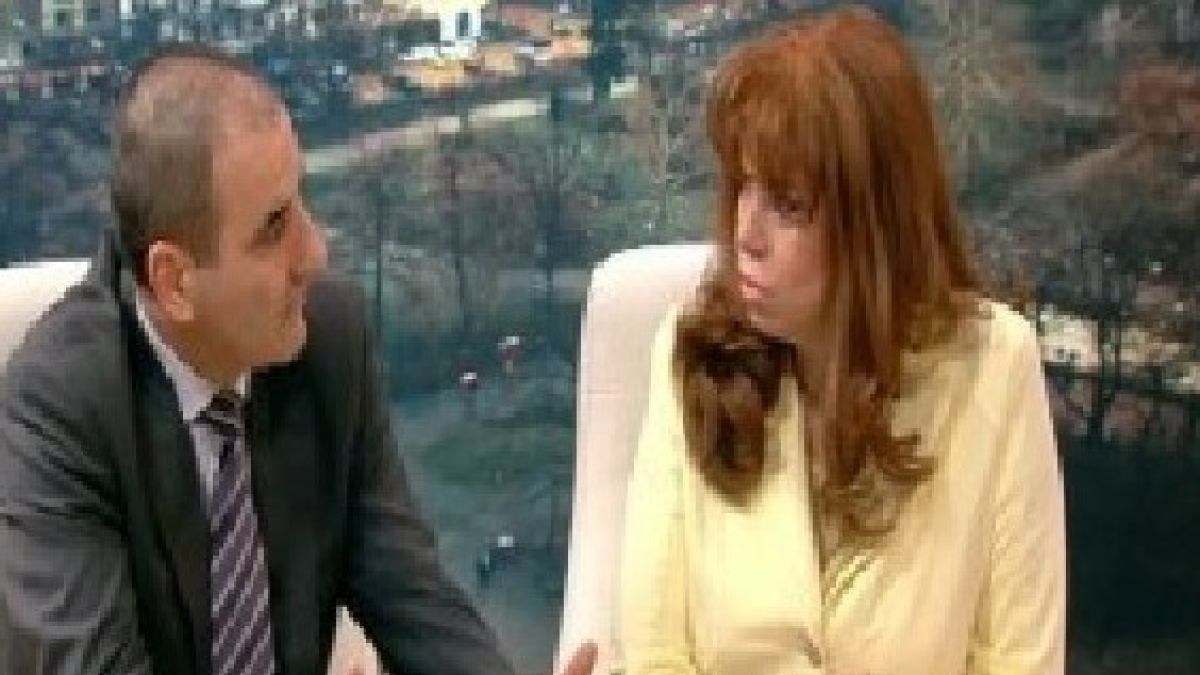 Йотова и Цветанов се счепкаха в ефир от СРС-тата до апартаментите