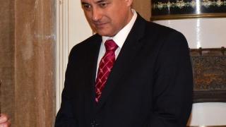 Марин Райков утешава областните управители, че и те, и той, ходят с оставки в джоба 