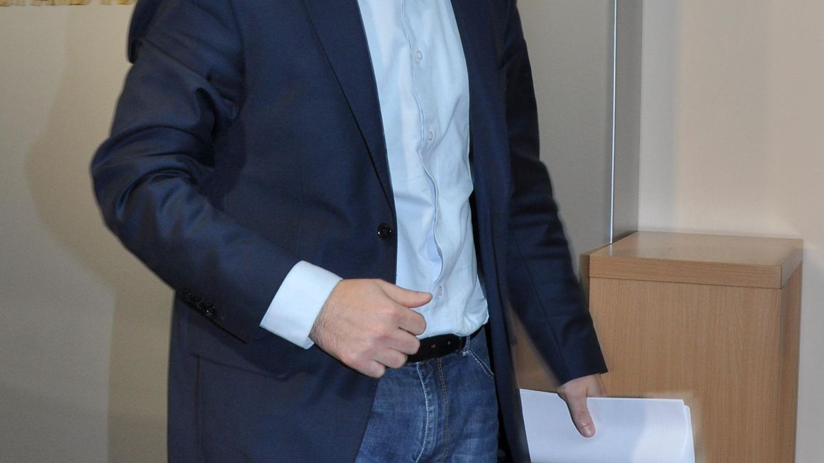 Делян Добрев: Държавата плаща на “Мариците” и вятърните централи да не работят