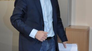 Делян Добрев: Държавата плаща на “Мариците” и вятърните централи да не работят