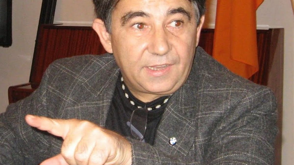 Общински шеф нападна бивш депутат на "Атака": Жалко, че нямам фес да ти го нахлупя!