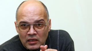 Четири варианта за правителство вижда Тихомир Безлов