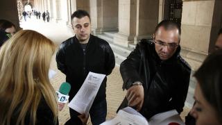 ВМРО: Николай Младенов обиколи света за 10 дни с държавни пари
