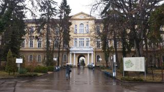 Лекари спасиха родилка след тежък кръвоизлив 