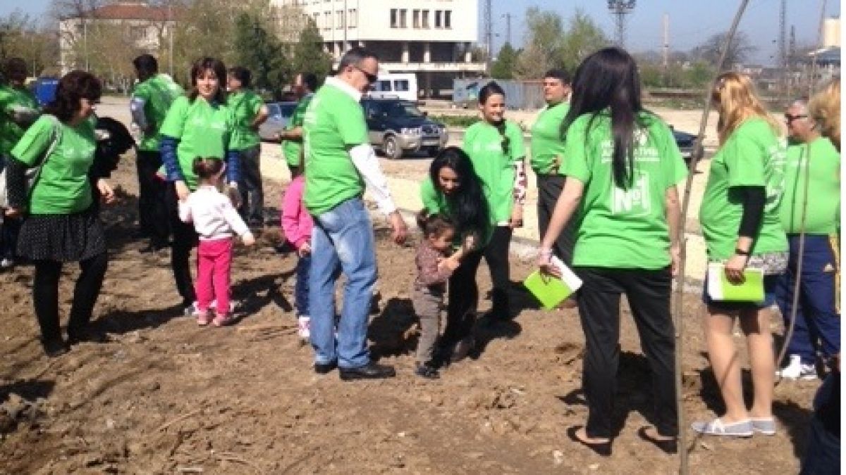 Николай Цонев и "Нова алтернатива" стартираха със засаждане на 100 дръвчета