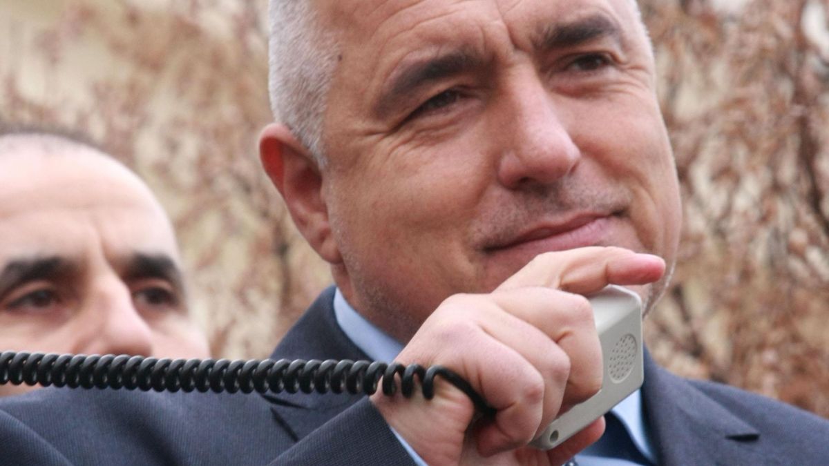 Бойко се появи в Самоков