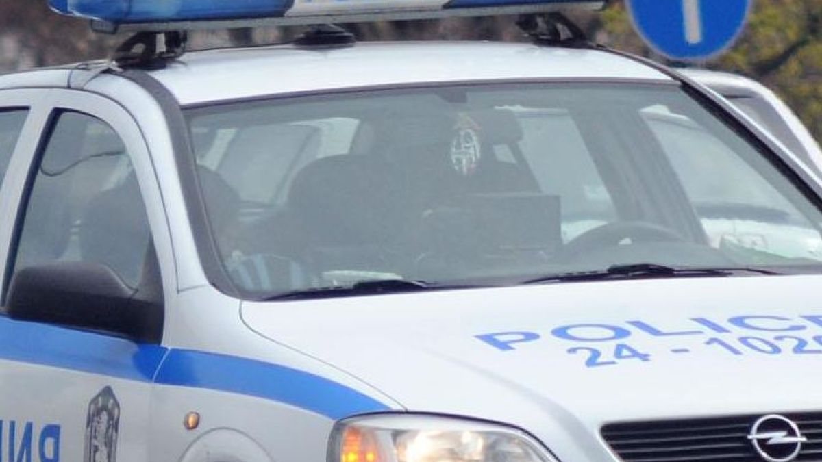 Баща преби ухажор на дъщеря си