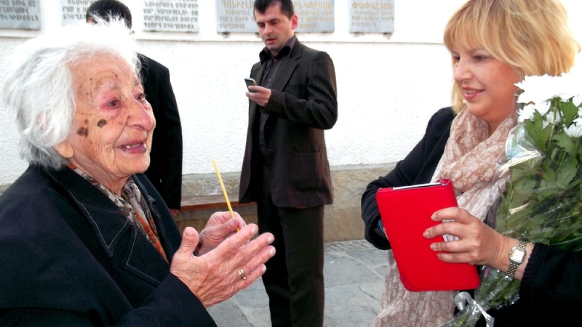  Мария Капон: Да помогнем на хората днес, утре ще е късно