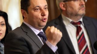 Яне Янев: Ако излязат видеозаписи с бардаците, трезорите и сейфовете на Миро, хората ще хванат тоягите!