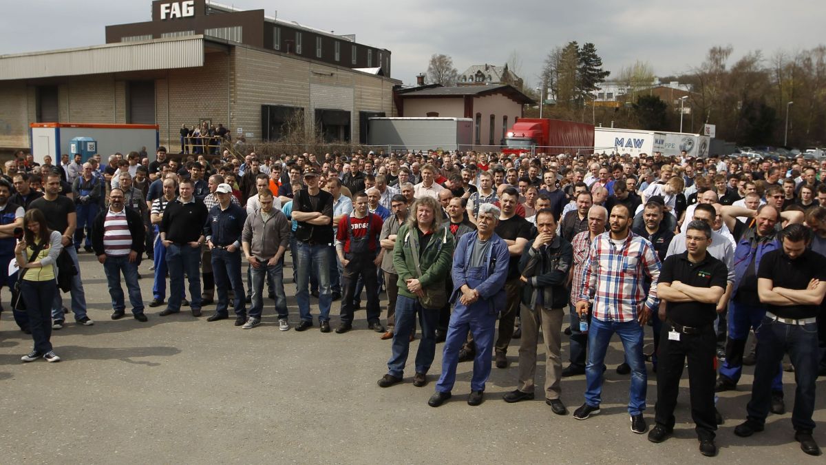 Нашенци станаха бели роби в Германия! Кръвта ви ще се смрази от нещата, които им се случват там