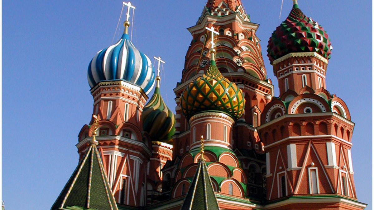 Медведев награждава наш огнеборец