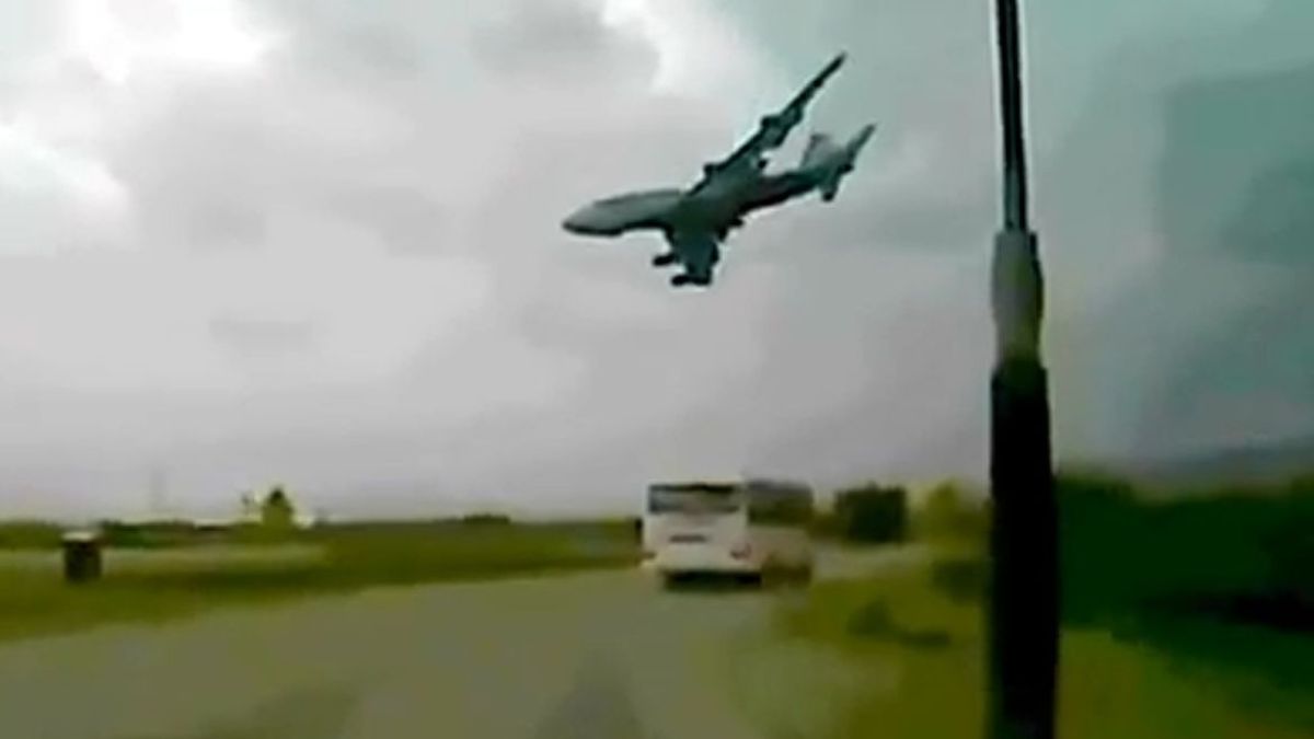 Вижте как се разбива "Боинг 747" в Афганистан (ВИДЕО)