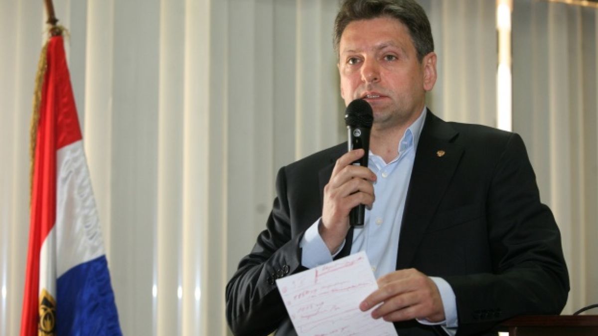 БСП: Цветанов дърпа ГЕРБ надолу