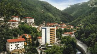  Жителите в Нареченски бани искат държавата да спаси курорта
