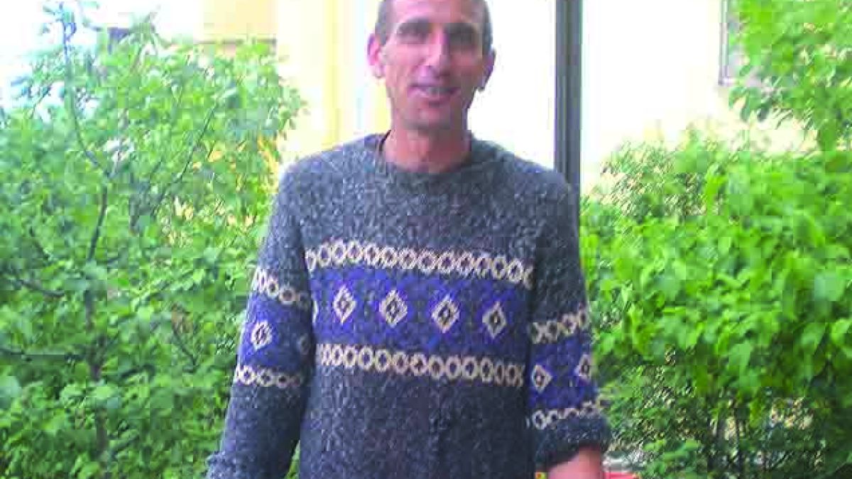 Лидер на ДПС нокаутира мъж, разлепващ плакати на Касим Дал