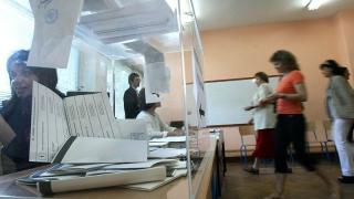 Член на комисия извади касапски нож във Варна
