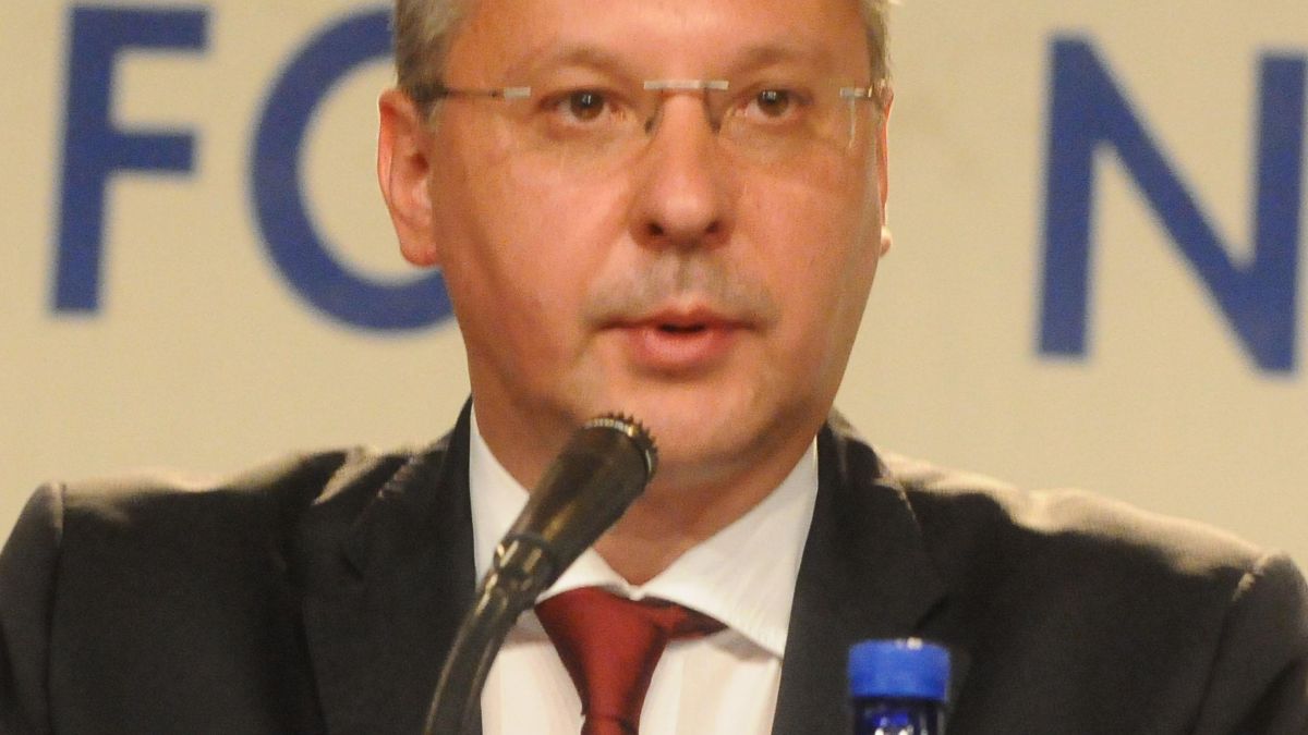 Станишев: ГЕРБ да не губят време, направо да откажат мандата