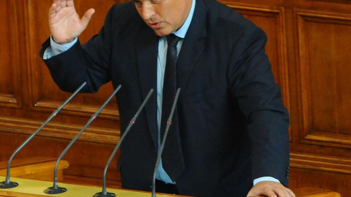 Борисов приема мандата утре и го връща бързо, след като обяви кабинета