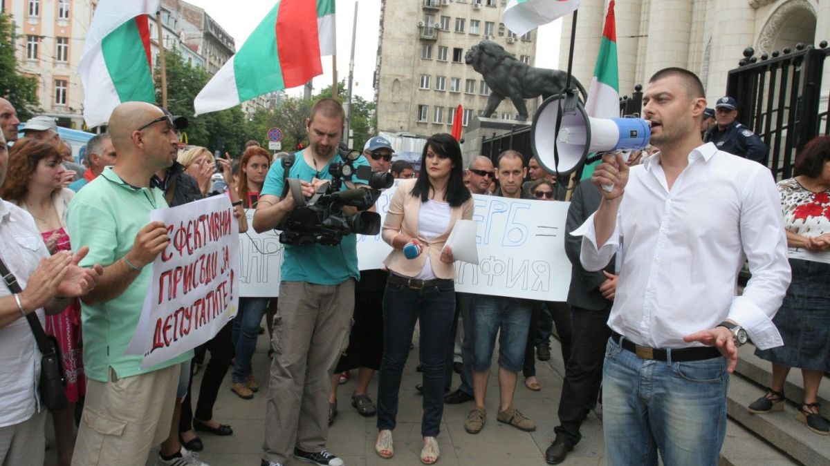 Подкрепят Цацаров на протест с обърнати знамена
