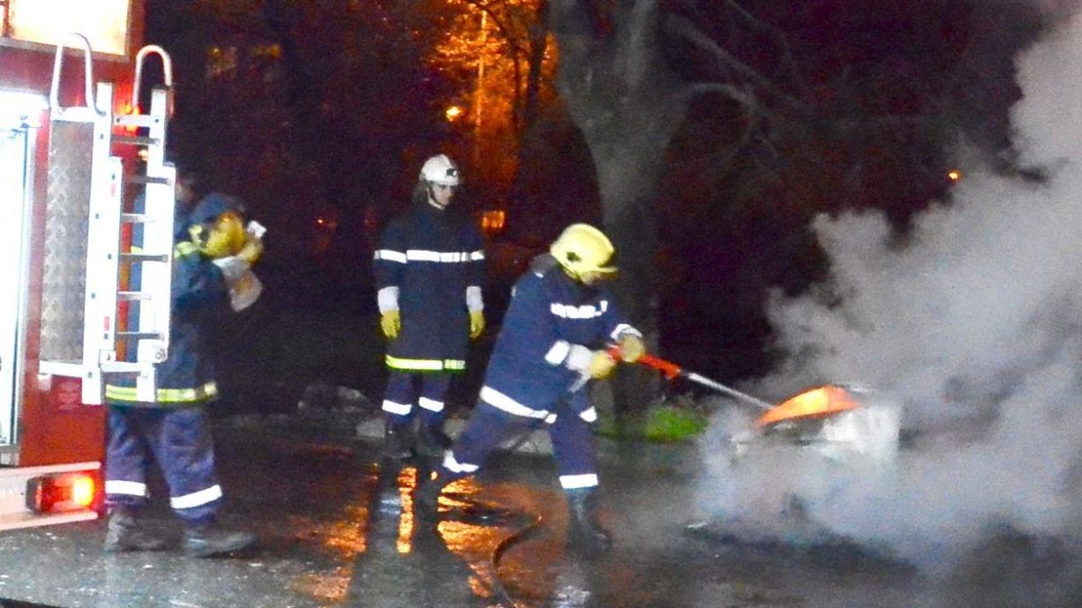 Пожар изпепели бутилки в стъкларски завод в Пловдив