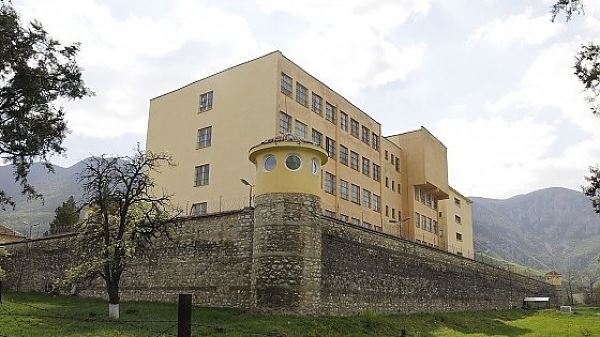 Мъртвият затворник от Враца бил наръфан до смърт от кучета