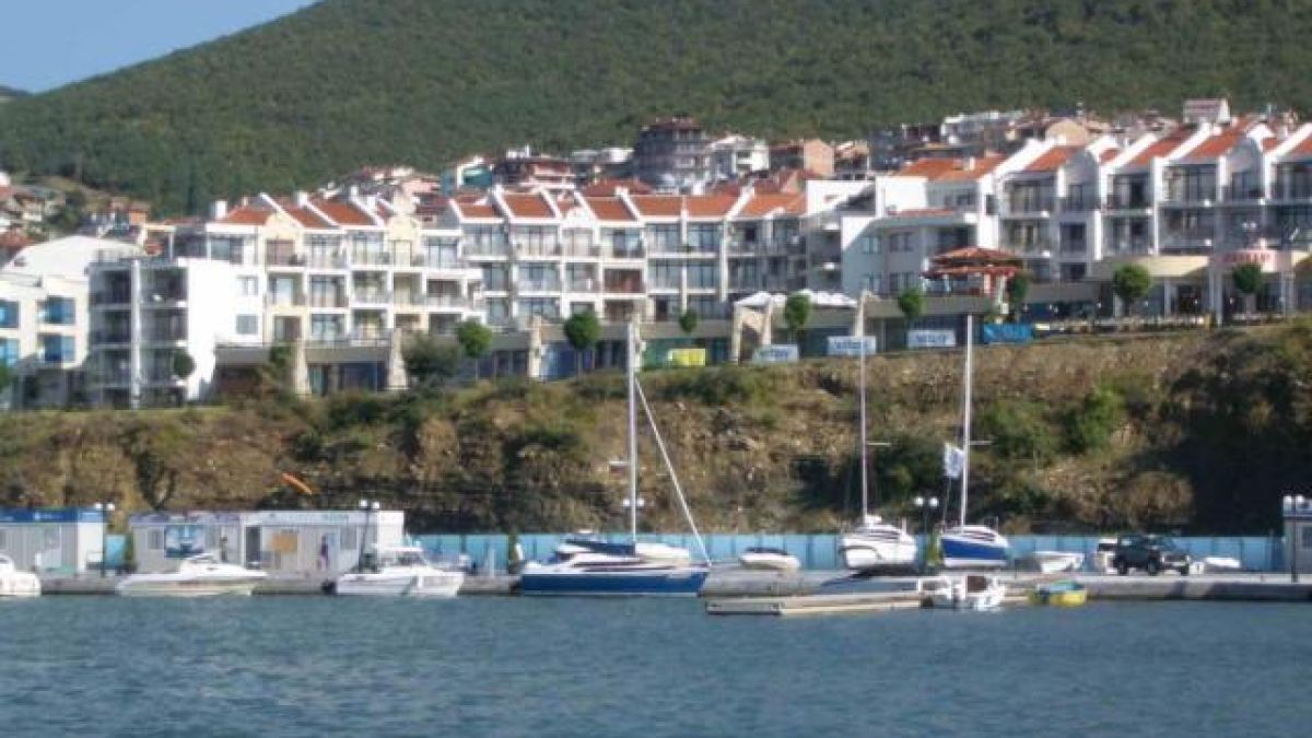 Продават палатите на датски наркобос в Свети Влас