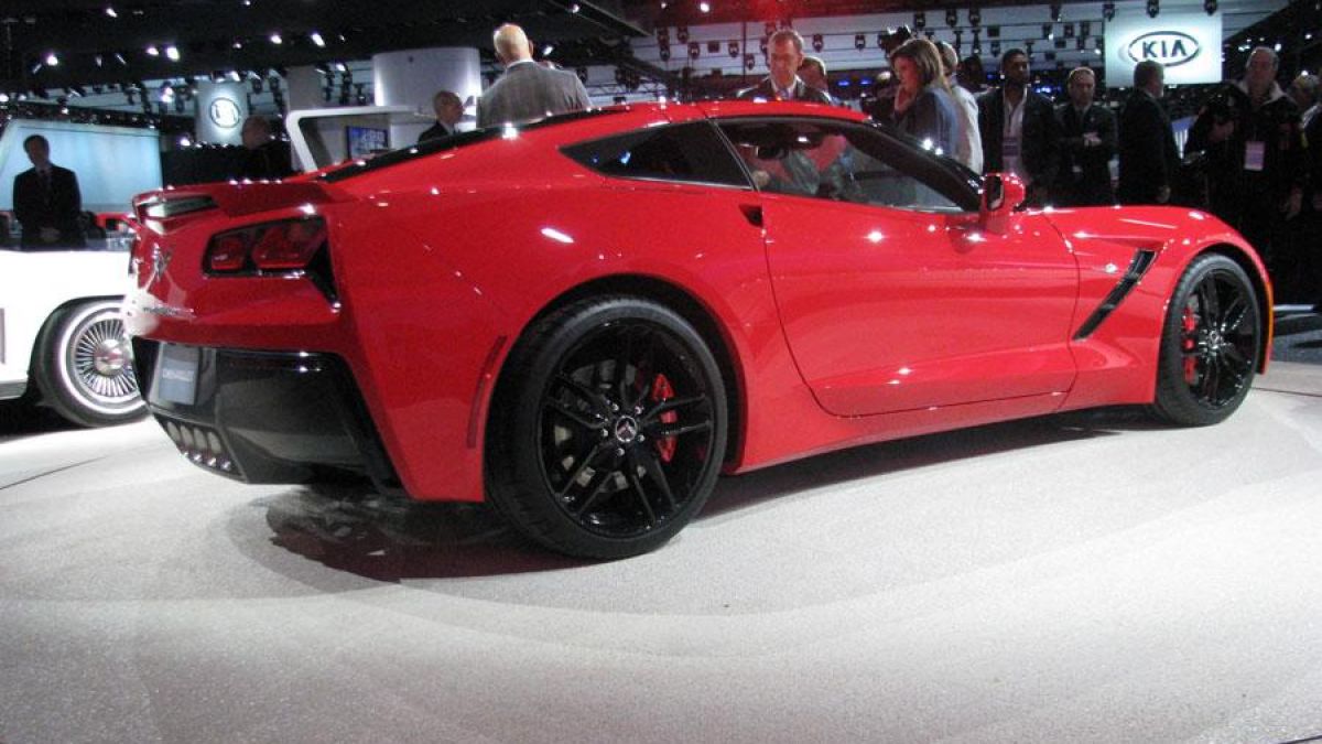 Corvette Stingray става пейскар на “Инди 500” 