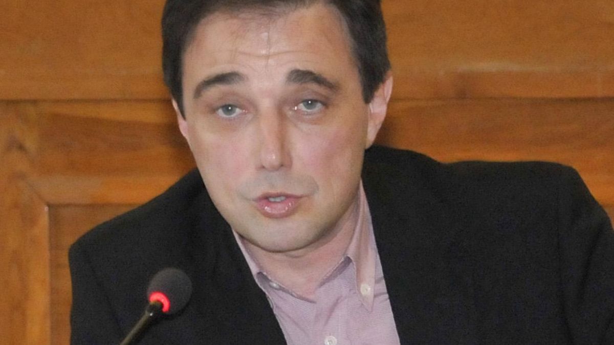 Запалиха джипа на шефа на Слънчев бряг навръх бала на дъщеря му