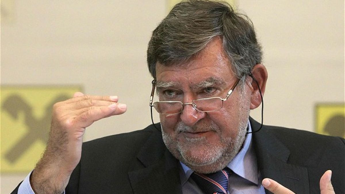Най-големият шеф в "Райфайзен" подаде оставка