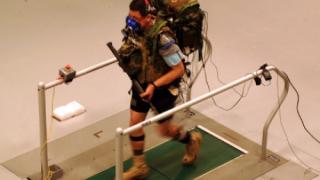 САЩ тества военен костюм за носене на тежки товари