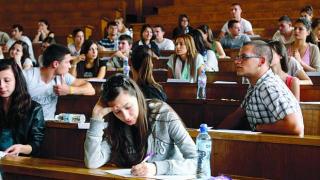 Задава се огромна промяна за изпитите след 12 клас