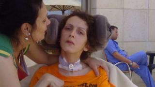 Мануела Горсова проговори, ходи на разходки