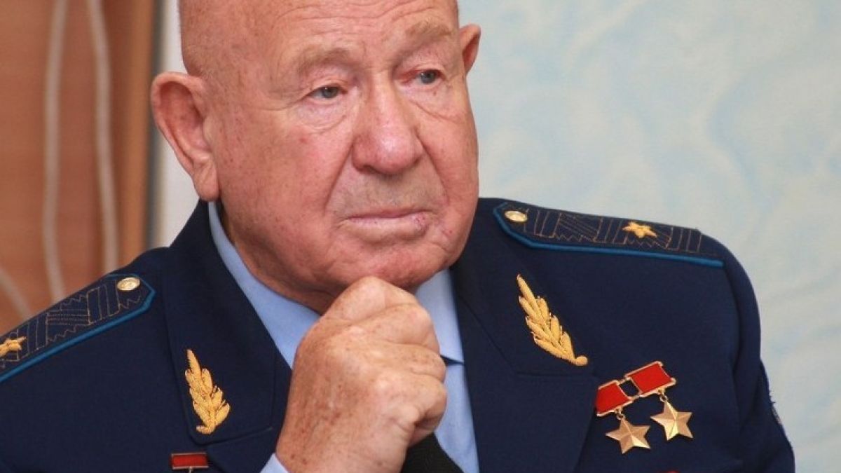 Легендарният космонавт Леонов разкри истината за смъртта на Гагарин