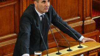 Кутев пита Цветанов как е надничал под чаршафите на министрите 