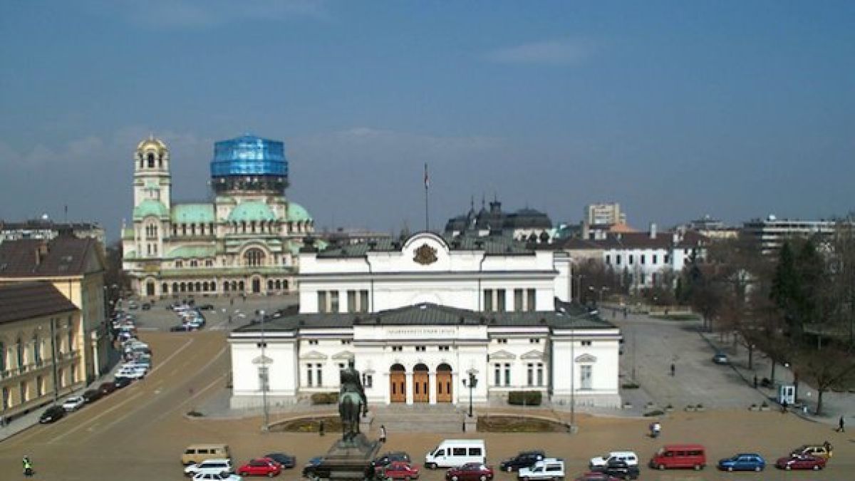 С фолк концерт пред парламента НФСБ ще свалят правителството