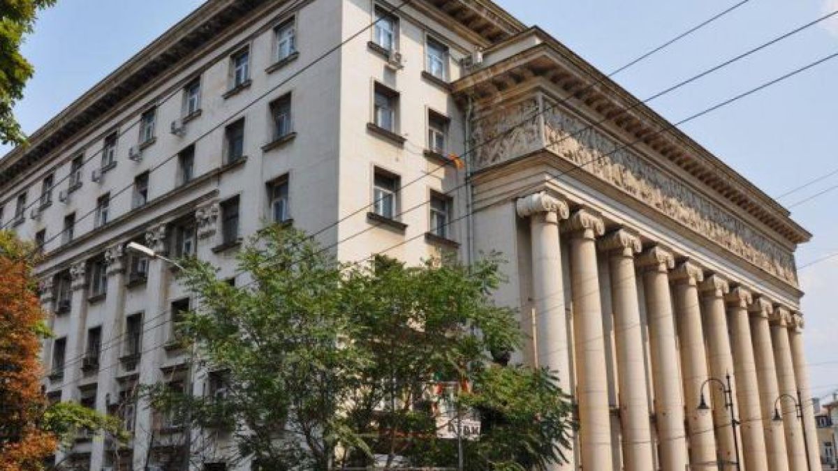 Софийската опера проплака: Атакистите ни препикават!